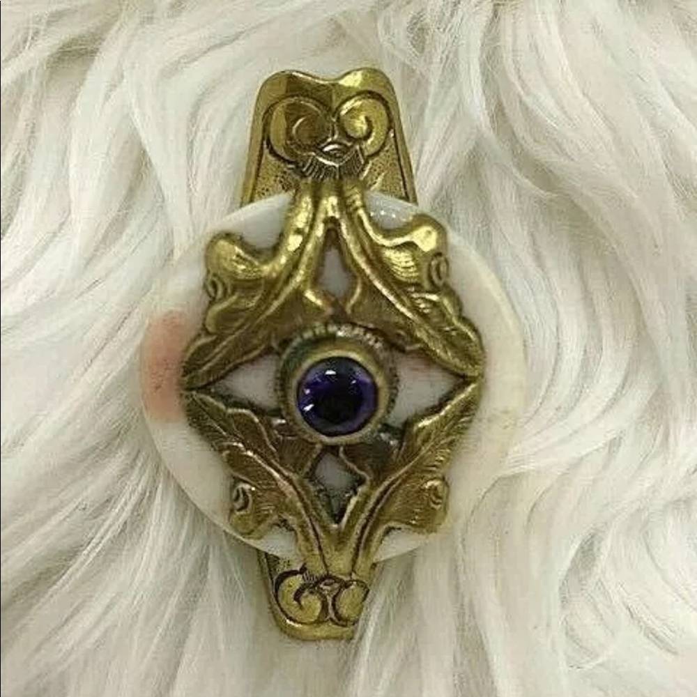 Exotic large ring brass uni size